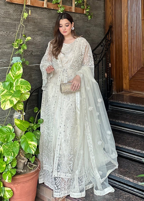 White Embroidered Formal Dress for Women – Luxury Pakistani Party Wear | Premium Wedding Guest Outfit