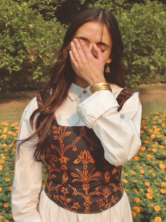 Premium Pashmina Koti & White Forak Set – Elegant 2-Piece Winter Outfit | Yahyas