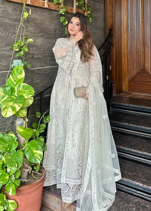 White Embroidered Formal Dress for Women – Luxury Pakistani Party Wear | Premium Wedding Guest Outfit